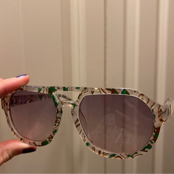 I-SEA Women’s Sunglasses - Ziggy - Picture 4 of 6
